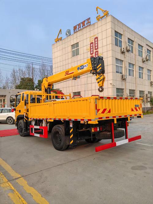 還在為隨車吊性能不夠強而苦惱？國六福田瑞沃大金剛單橋6.3噸隨車吊助你破局